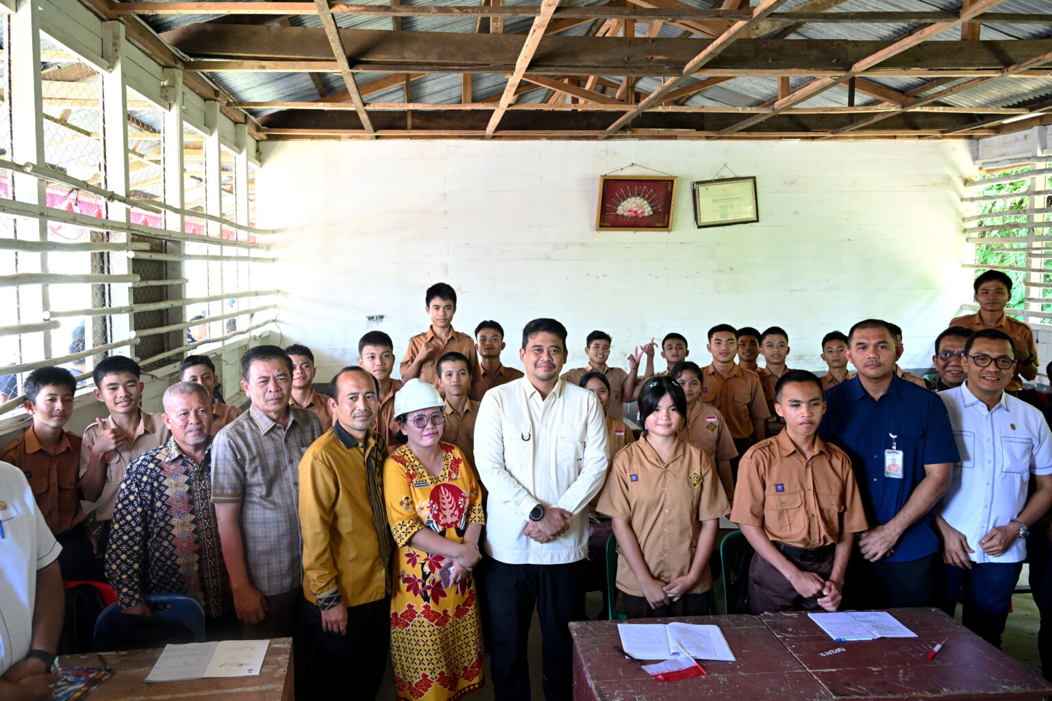 Pelajar Nias Utara Bersyukur Program Sekolah Gratis Gubernur Bobby Nasution Ringankan Beban Orang Tua