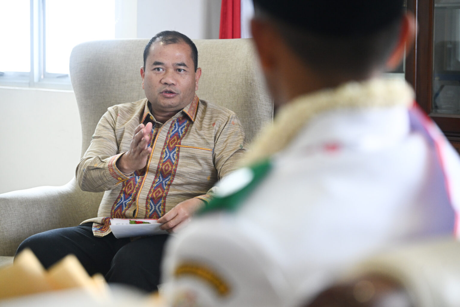 Pj Sekdaprov Sumut Sambut Kepulangan Dua Paskibraka Nasional Asal Toba
