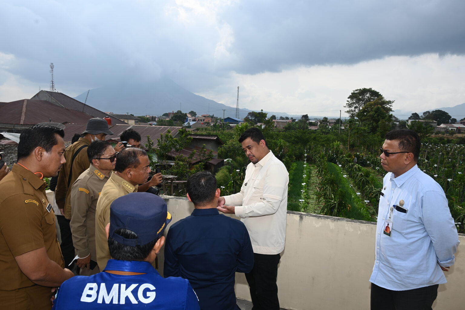 Gunung Sinabung Naik Status Siaga, Bobby Nasution Perintahkan Evakuasi Warga di Zona Bahaya