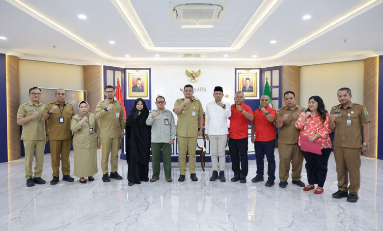 Bobby Nasution Targetkan Sumut Bebas Rabies, Perkuat Vaksinasi Hewan Peliharaan